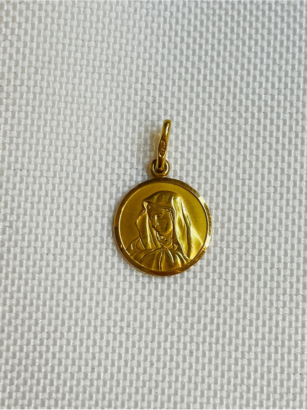 18K Yellow Gold Virgin Mary Charm Pendant